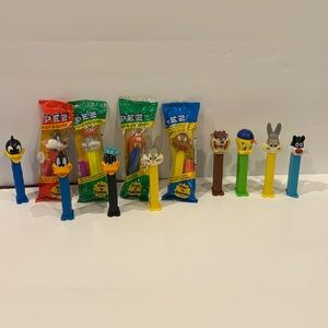 Warner Brothers Looney Tunes Pez Dispenser Lot of 12